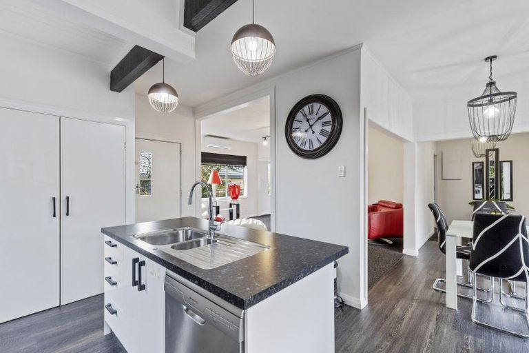 Photo of property in 17 Exeter Street, Brooklands, New Plymouth, 4310