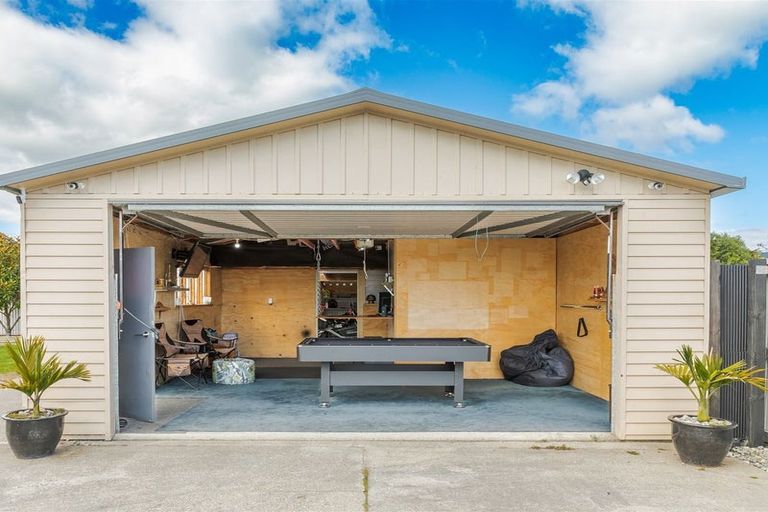 Photo of property in 32 Brougham Street, Westport, 7825