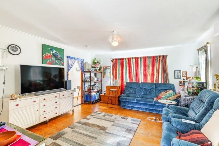 Photo of property in 805 Te Atatu Road, Te Atatu Peninsula, Auckland, 0610
