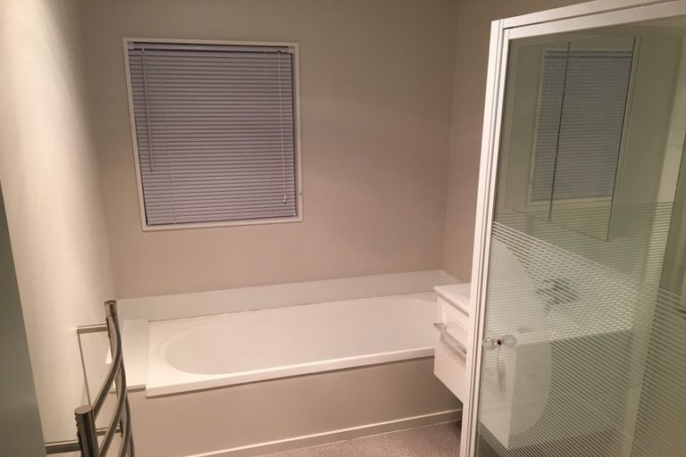 Photo of property in 1 Macalister Place, Miramar, Wellington, 6022