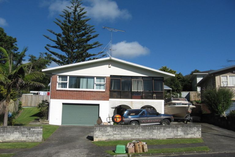 Photo of property in 15 Okareka Place, Pakuranga Heights, Auckland, 2010