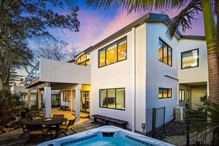 Photo of property in 101a Arran Road, Browns Bay, Auckland, 0630