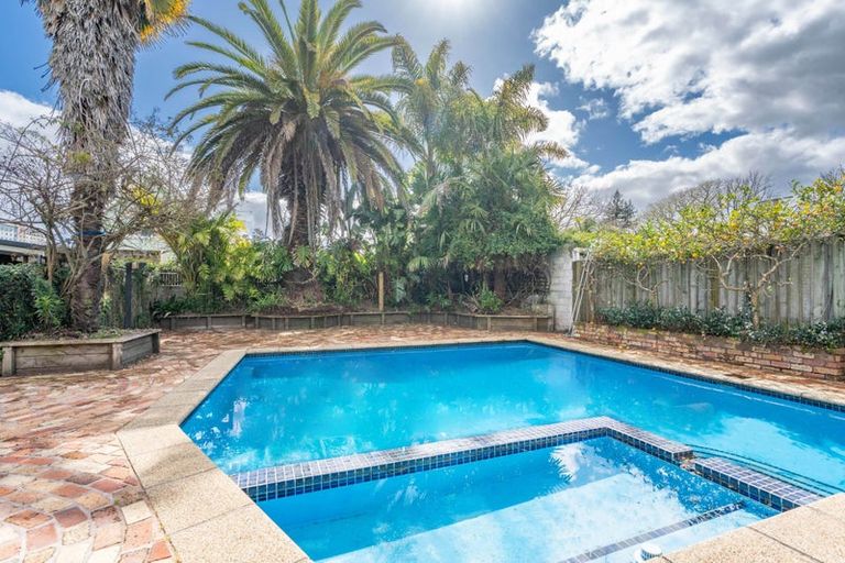 Photo of property in 8 Riro Street, Hamilton East, Hamilton, 3216