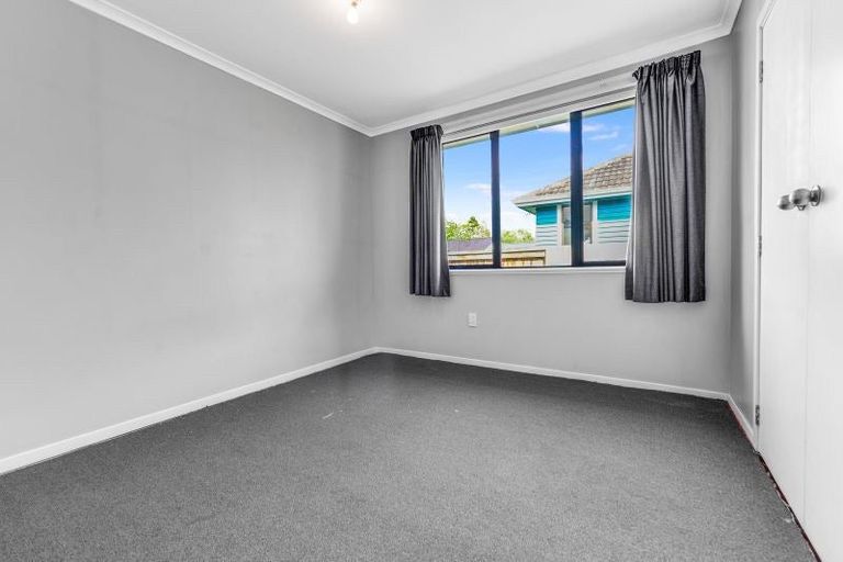 Photo of property in 42 Montgomery Crescent, Bader, Hamilton, 3206