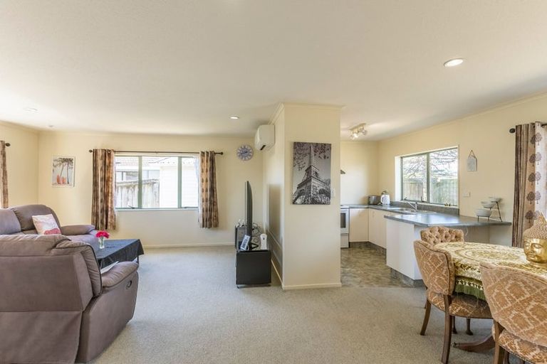 Photo of property in 33 Rosewood Place, Paraparaumu, 5032