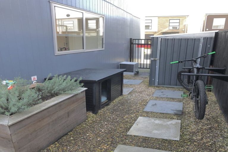 Photo of property in 18 Rangihina Road, Hobsonville, Auckland, 0616