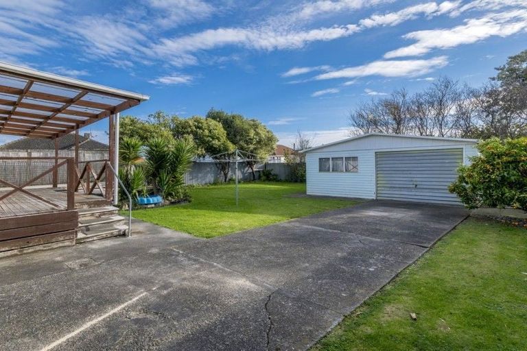 Photo of property in 45 Winchester Street, Levin, 5510