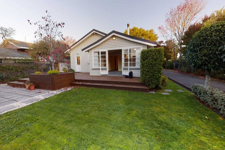 Photo of property in 52 Kilmarnock Street, Riccarton, Christchurch, 8011