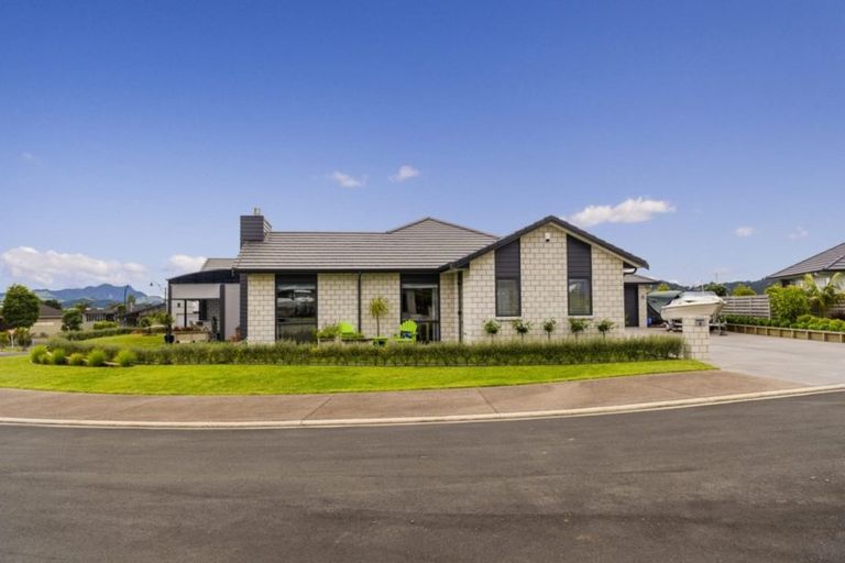 Photo of property in 3 Roseberry Place, Whitianga, 3510