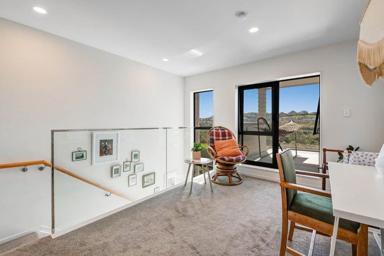 Photo of property in 14 Arran Point Parade, Orewa, 0931