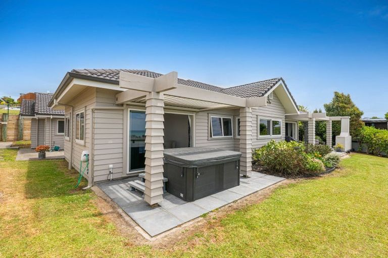 Photo of property in 23 Manhattan Rise, Orewa, 0931