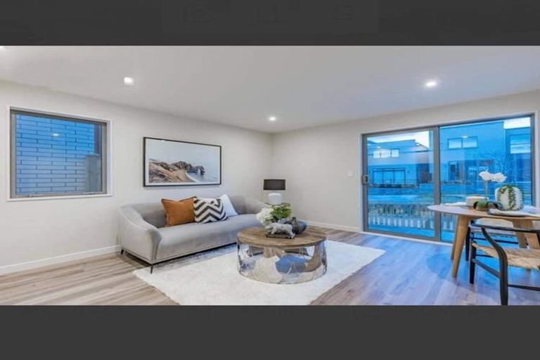 Photo of property in 7 Skua Road, Hobsonville, Auckland, 0616