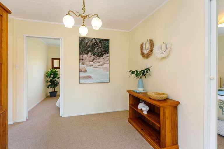 Photo of property in 27 Waimea Road, Waikanae Beach, Waikanae, 5036