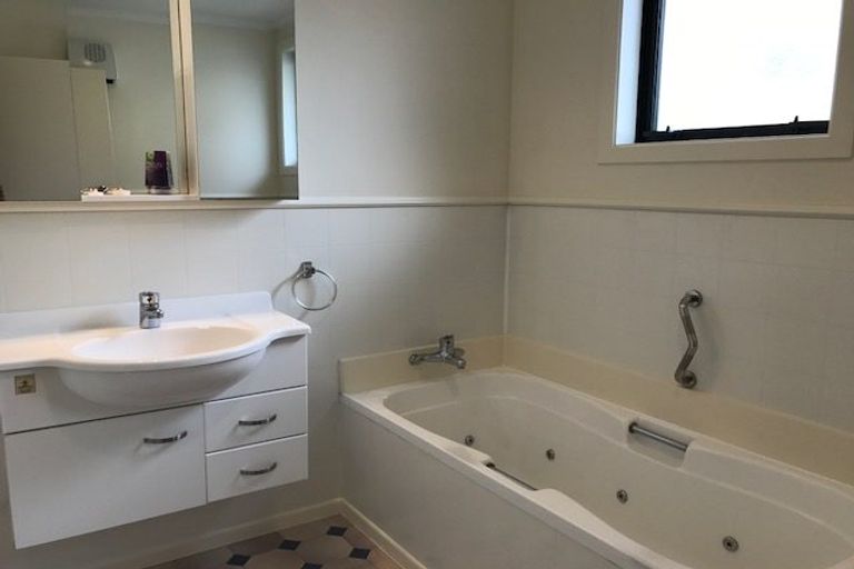 Photo of property in 4 Hindmarsh Street, Johnsonville, Wellington, 6037