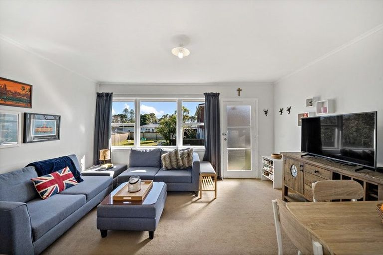 Photo of property in 1/37a Mcintyre Road, Mangere Bridge, Auckland, 2022