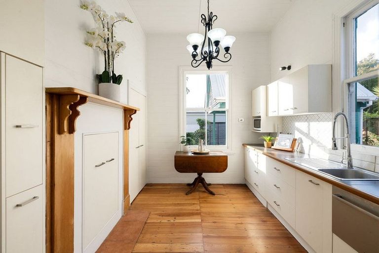 Photo of property in 128 Victoria Street, Cambridge, 3434