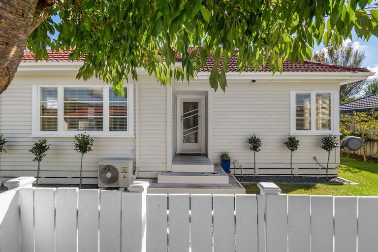 Photo of property in 127b Williams Street, Cambridge, 3434