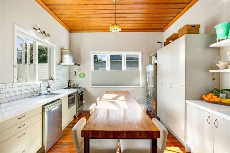 Photo of property in 139 Titirangi Road, New Lynn, Auckland, 0600