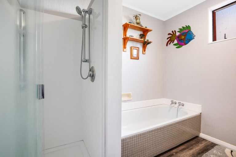 Photo of property in 28 Solander Place, Whitby, Porirua, 5024