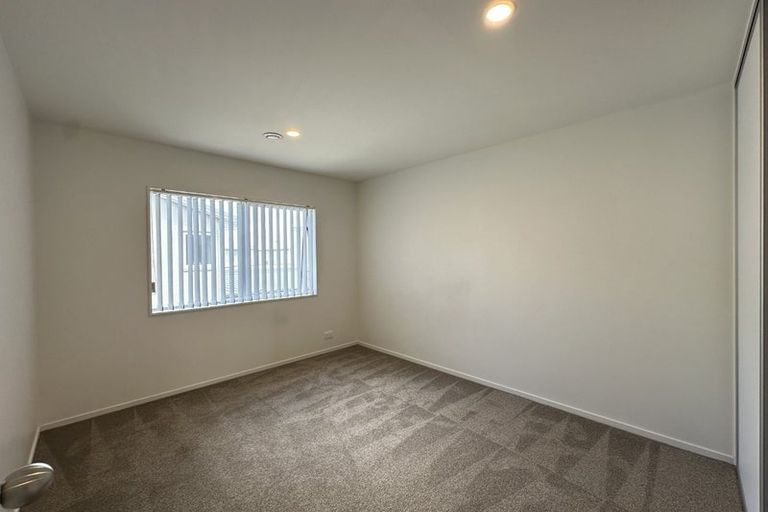 Photo of property in 2 Treestump Road, Takanini, 2112