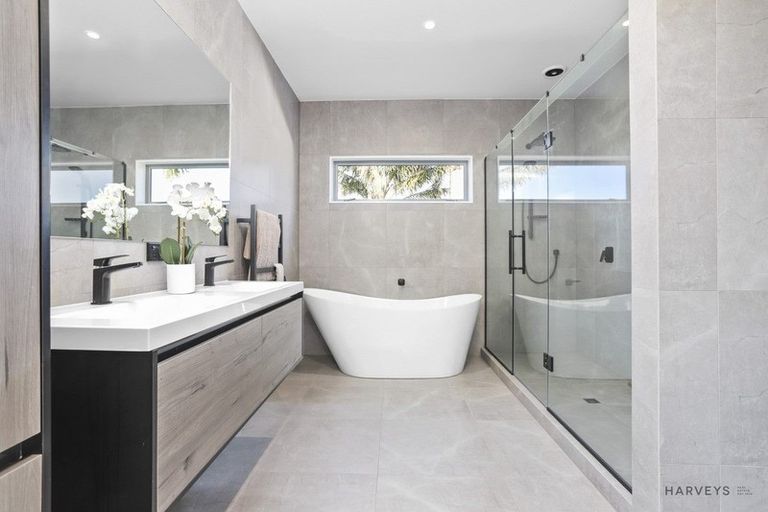 Photo of property in 251a Golf Road, Titirangi, Auckland, 0604