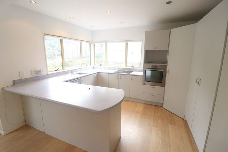 Photo of property in 8 Bushlands Park Drive, Albany, Auckland, 0632