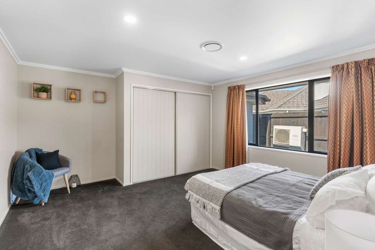 Photo of property in 27 Foresters Crescent, Parklands, Christchurch, 8083