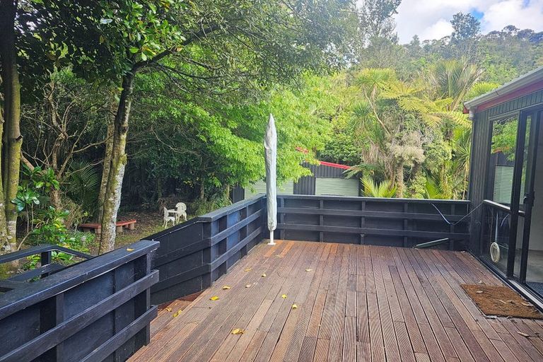 Photo of property in 195a Scenic Drive, Titirangi, Auckland, 0604