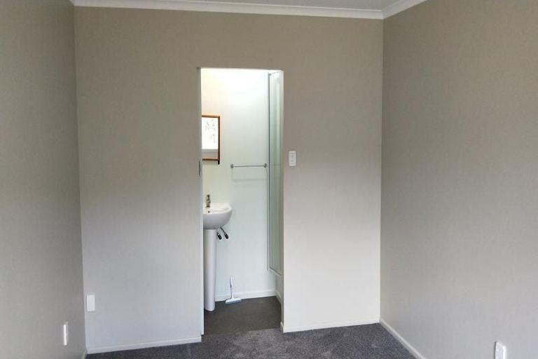 Photo of property in 15 Puriri Terrace, Roslyn, Palmerston North, 4414