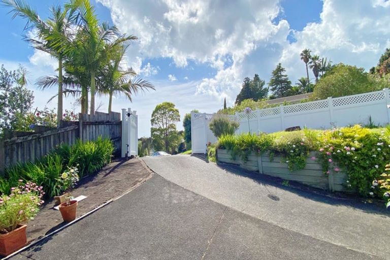 Photo of property in 22 Squirrel Lane, Browns Bay, Auckland, 0630