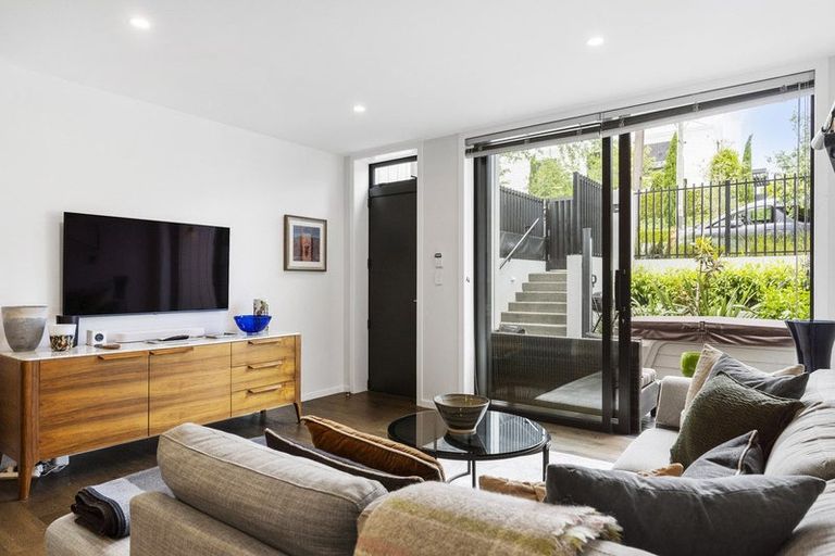 Photo of property in 2 Reid Lane, Wallaceville, Upper Hutt, 5018
