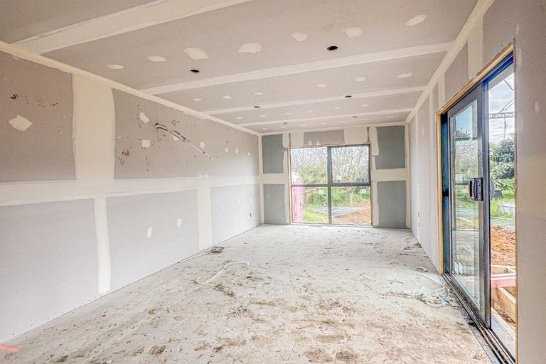 Photo of property in 309 Massey Road, Mangere East, Auckland, 2024