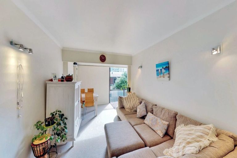 Photo of property in 40 Maunganui Road, Mount Maunganui, 3116