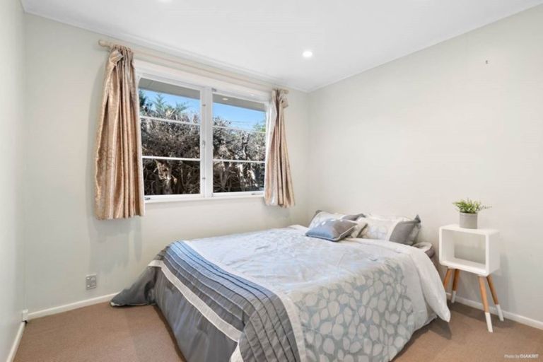Photo of property in 43 Tirimoana Road, Te Atatu South, Auckland, 0602