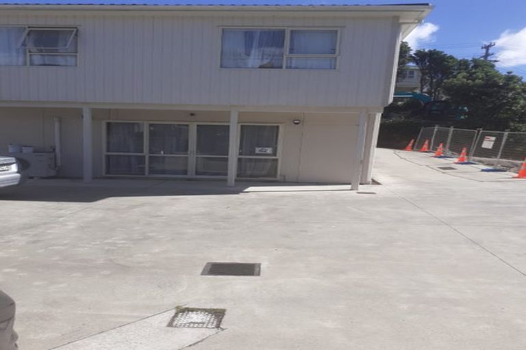 Photo of property in 6c Bell Street, Tawa, Wellington, 5028