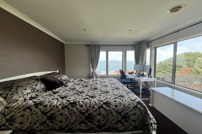 Photo of property in 26 Tamworth Crescent, Newlands, Wellington, 6037