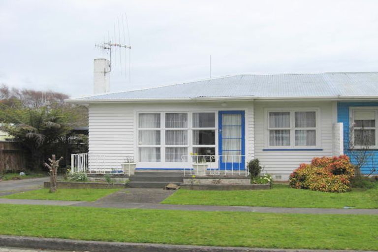 Photo of property in 35 Graham Street, Levin, 5510