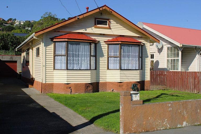 Photo of property in 101 The Parade, Island Bay, Wellington, 6023