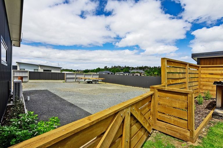 Photo of property in 22 Glenda Place, Seaward Bush, Invercargill, 9812