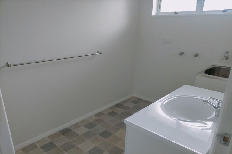 Photo of property in 13 Saint Ronans Avenue, Waterloo, Lower Hutt, 5011