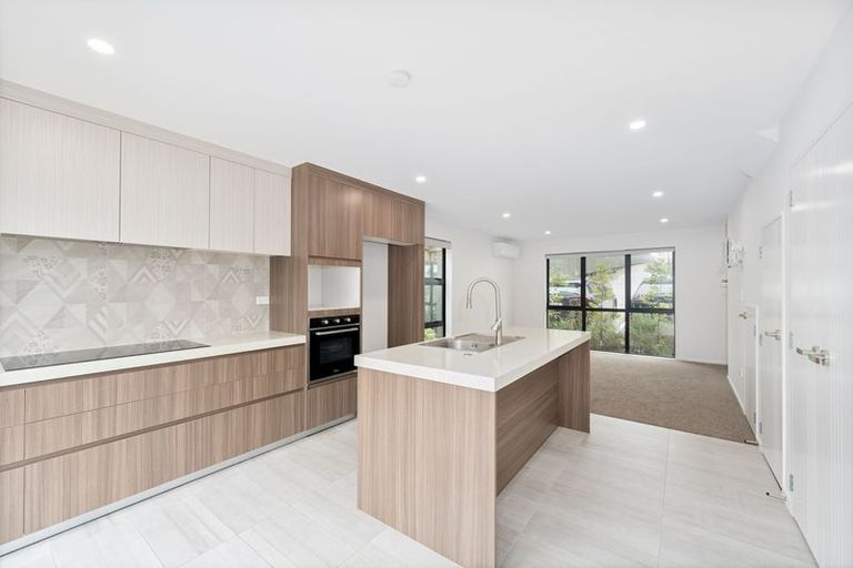 Photo of property in 12/106 Triangle Road, Massey, Auckland, 0614