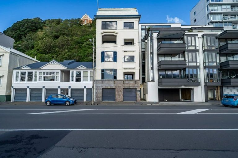 Photo of property in 4/154 Oriental Parade, Oriental Bay, Wellington, 6011