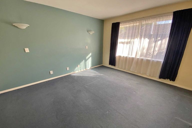 Photo of property in 15 Ashfield Place, Ilam, Christchurch, 8041