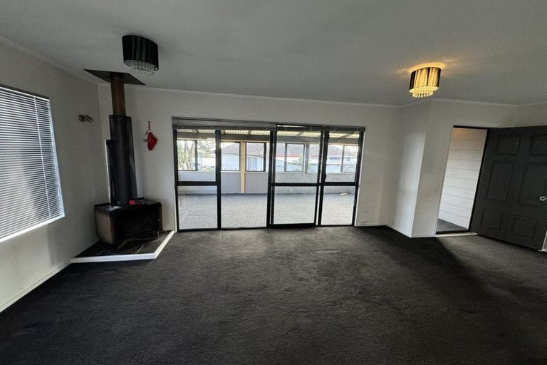 Photo of property in 51 Hollyford Drive, Clover Park, Auckland, 2105