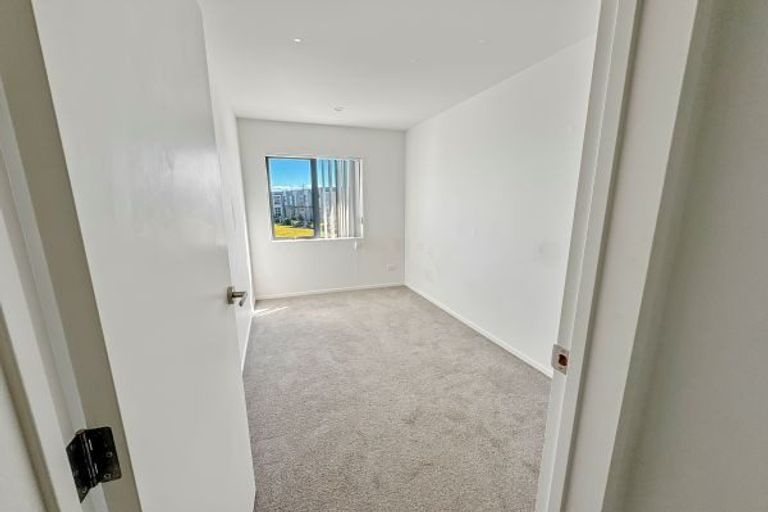 Photo of property in 39b Soaring Bird Drive, Takanini, 2112