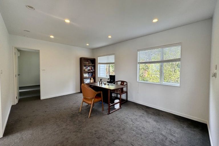 Photo of property in 31a Wairau Road, Forrest Hill, Auckland, 0627