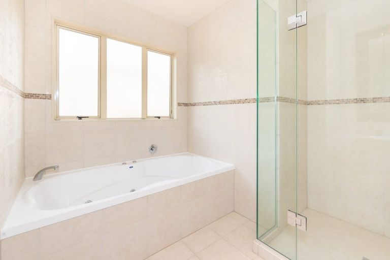 Photo of property in 40 Monte Cassino Place, Birkdale, Auckland, 0626