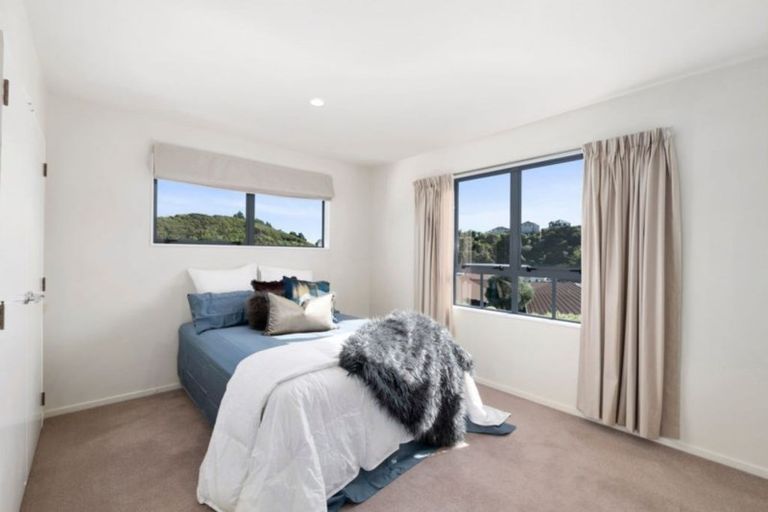 Photo of property in 2c Observatory Close, Whitby, Porirua, 5024