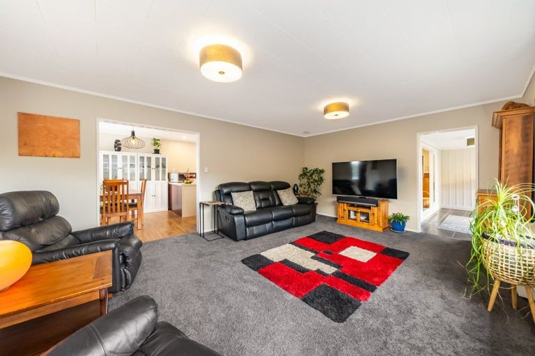 Photo of property in 19 Denver Grove, Totara Park, Upper Hutt, 5018