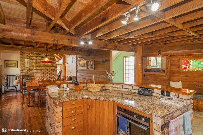 Photo of property in 35 Whiritoa Beach Road, Whiritoa, Whangamata, 3691